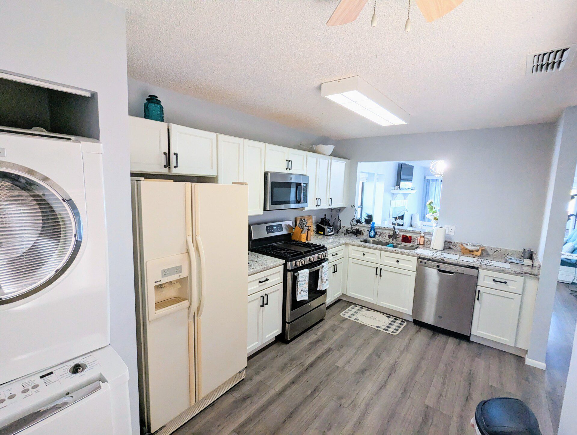 dbf1fdc5 a448 4de3 b53e a3f05e2cf369