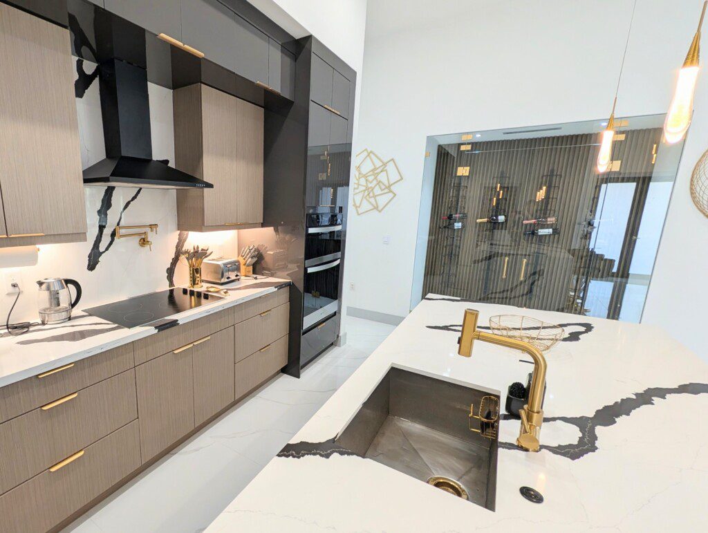 a77b308d 838f 4ce7 842d 540827f530ad